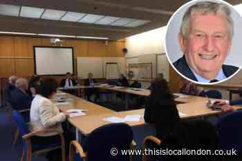 Sweeping councillor powers to remain at Bromley until January