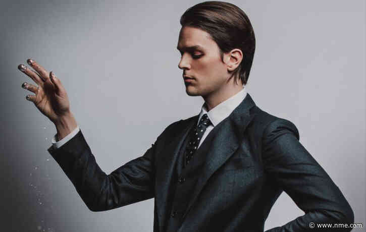 iDKHOW share energetic title track from forthcoming album ‘Razzmatazz’