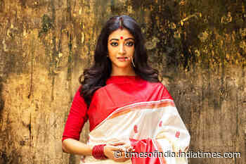 On Mahalaya, Paoli wishes that Ma Durga's homecoming will herald a future where we can laugh and breathe freely