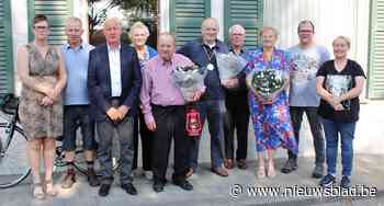 De Lustige Kaarters huldigen kampioenen in nieuw lokaal - Het Nieuwsblad