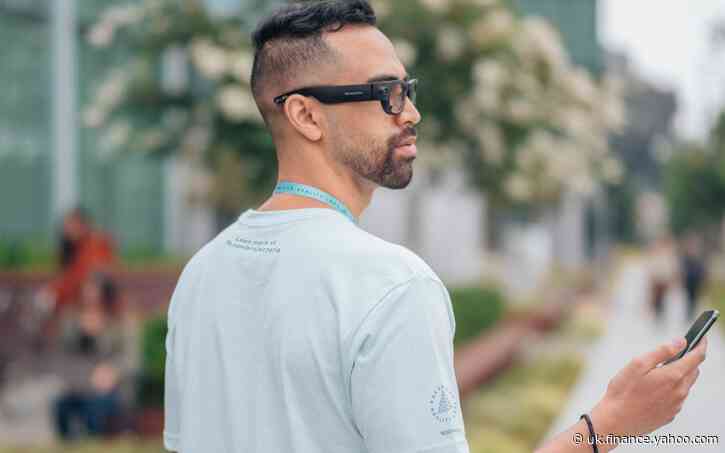 Facebook gives hundreds of staff high-tech glasses that capture what they see and hear