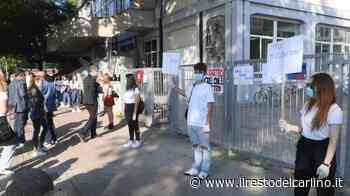 Scuola Barozzi Modena, gli studenti in sciopero. "Giù le mani dal nostro istituto" - il Resto del Carlino
