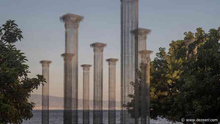 Edoardo Tresoldi installs 46 wire mesh columns on Italian coast