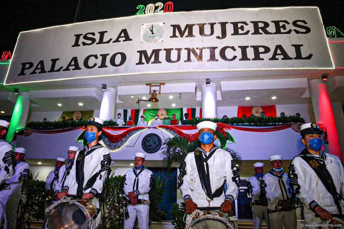Histórica ceremonia del "grito" en Isla Mujeres - Cancún Mio