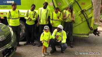Toronto boy who loves garbage trucks gets big surprise on 3rd birthday