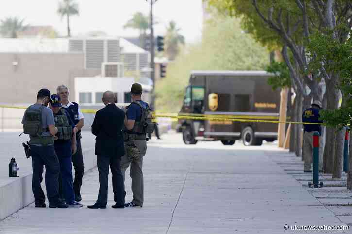 Phoenix courthouse shooting suspect agrees to remain jailed