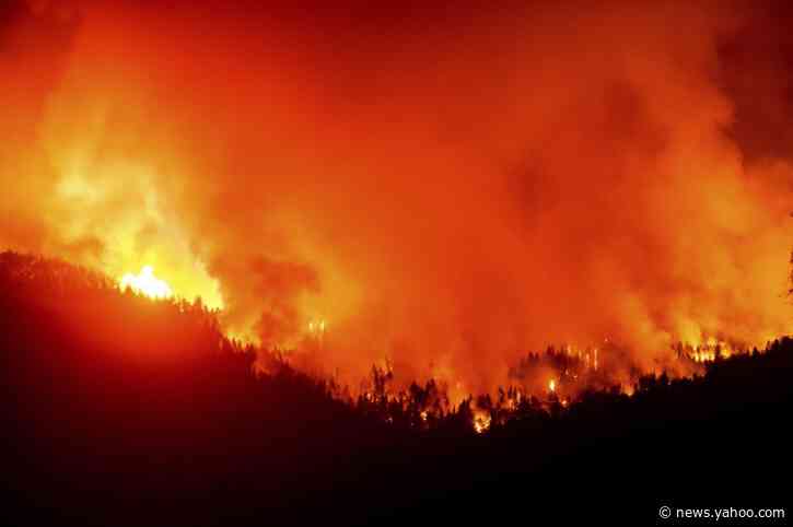 Latest: Expected storm suspends recovery work by Oregon fire