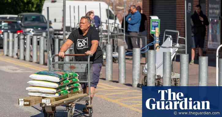 DIY spending increase drives fourth month of UK sales recovery