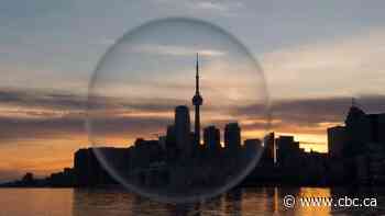 Sorry to burst your COVID-19 'social bubble' but even small gatherings are getting riskier