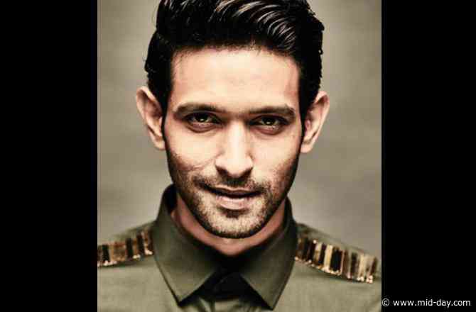 Vikrant Massey strikes gold once again with Cargo; netizens laud him for playing a human-demon with aplomb