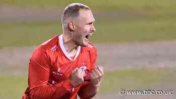 T20 Blast: Lancashire beat Yorkshire to qualify while Notts win again