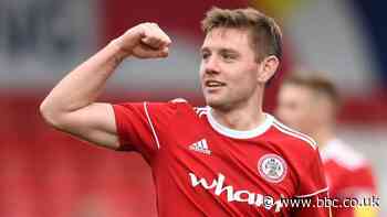 Sam Finley: Fleetwood Town sign ex-Accrington Stanley midfielder
