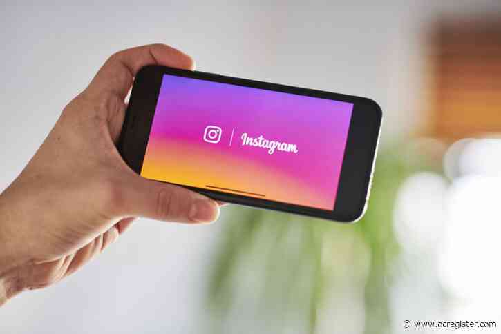 Facebook accused of watching Instagram users through phone cameras
