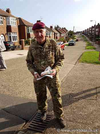 Fundraising war veteran pays visit to York street
