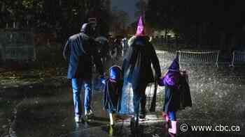 Parents await direction from Sask. health experts on Halloween trick-or-treating