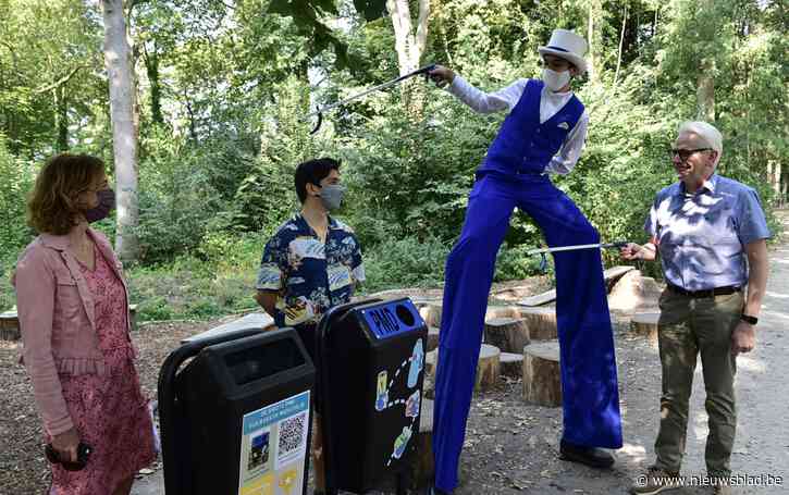 Nieuwe PMD-vuilnisbakken in Vrijbroekpark: “Mondmaskers worden zelfs op rustbanken achtergelaten”