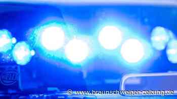 Polizei hat Haus umstellt: Möglicherweise vier Kinder in Gewalt eines Mannes in Krefeld