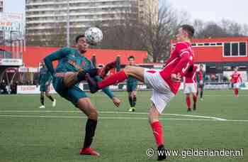 DOVO slacht Ajax; dubbele cijfers op Panhuis