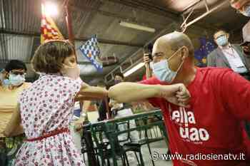 Bandiere delle Contrade alla Festa dell’Unità di Modena - RadioSienaTv