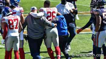 Giants' Barkley carried off, won't come back