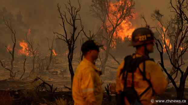 Southern California wildfire grows, burns nature centre