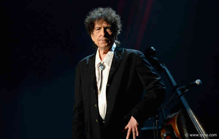 Bob Dylan previews first ‘Theme Time Radio Hour’ episode in 11 years: “Some folks might be listening on a smart toaster”