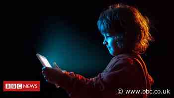 Google and Facebook under pressure to ban children's ads