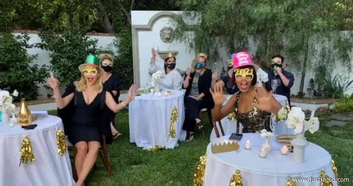 Reese Witherspoon & Kerry Washington Are Ready for 2020 to End at New Year's Eve-Themed Emmys Party!