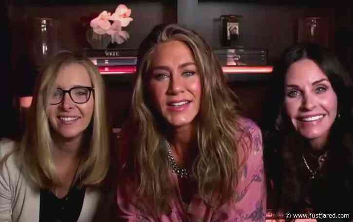 Jennifer Aniston Hosted a 'Friends' Cast Reunion During the Emmys 2020! (Video)