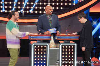 Weezer and Fall Out Boy Face Off Over Strippers From Hell, Bad Restaurants on ‘Family Feud’