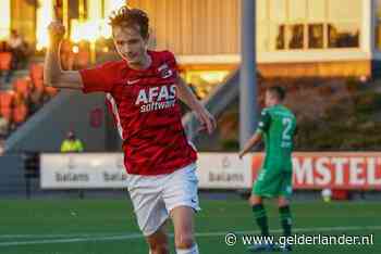 Jong AZ wint wonderlijke voetbalshow, dubbele rampavond voor De Graafschap