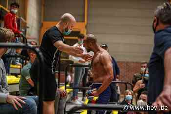 Politie moet zaal ontruimen in Borgloon - Het Belang van Limburg