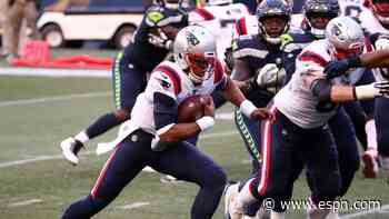 Randall Cunningham proudly watches Cam Newton tie QB rushing mark