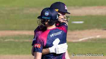 Steelbacks, Foxes & Sharks into last eight - T20 Blast round-up