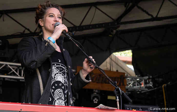 Amanda Palmer to launch new podcast ‘The Art Of Asking Everything’