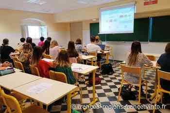 Covid : "je veux continuer à faire classe", le difficile port du masque pour les enseignants asthmatiques - France 3 Régions