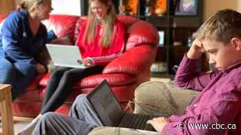 How COVID-19 worsens Canada's digital divide