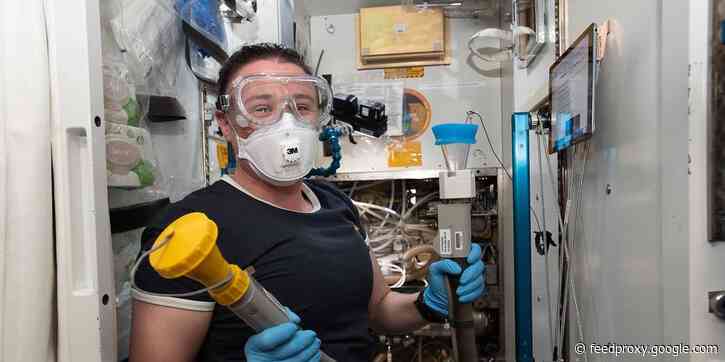 The toilet on the NASA spaceship slated to fly astronauts to the moon has 'odor control challenges,' according to a top engineer