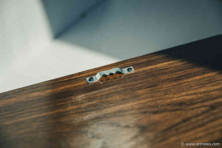 The Best Picture Hangers for Exhibiting Works On Walls