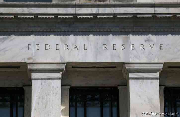 Fed policymakers vow to keep interest rates near zero, call for more fiscal help