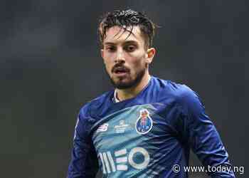 ​Porto push Manchester United to offer more money for Alex Telles