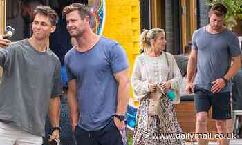 Chris Hemsworth and wife Elsa Pataky go barefoot as they enjoy a low-key breakfast in Byron Bay - Daily Mail
