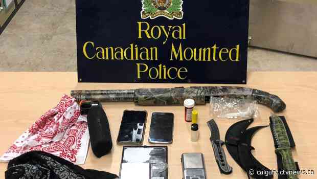 Mounties seize drugs and sawed-off shotgun during Balzac, Alta. bust