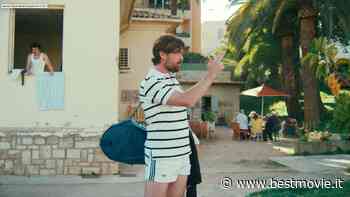 Easy Living, le insolite lezioni di tennis di un pittore in erba nella clip in esclusiva - Best Movie