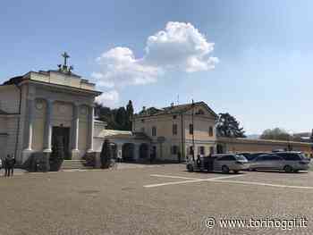 Erba alta al Monumentale, il Comune intensifica lo sfalcio al cimitero: saranno 10 tra marzo e ottobre - TorinOggi.it