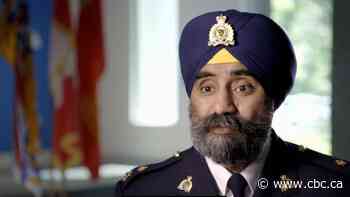 RCMP mask policy for bearded front-line officers 'must be rectified': Ottawa