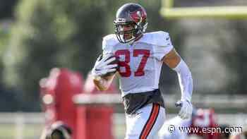 Gronk on slow start: 'I'm here to block, baby'