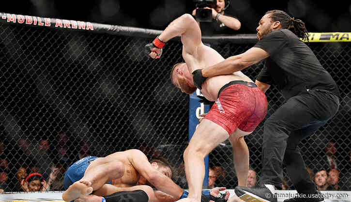 UFC 253 free fight: Jan Blachowicz breaks Luke Rockhold's jaw, spoils divisional debut