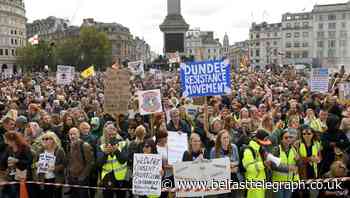 Police clash with anti-lockdown protesters in central London