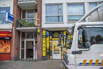 Politie ontmanteld hennepkwekerij boven Western Union in Arnhem; één verdachte opgepakt